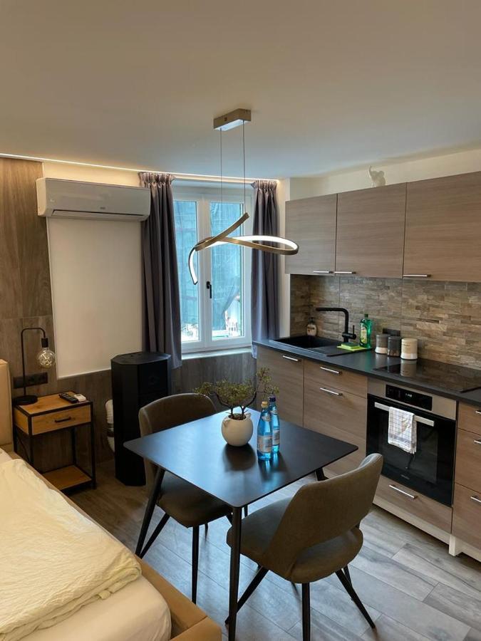 Flow Apartments Trogmann Living - Open Space เมราโน ภายนอก รูปภาพ