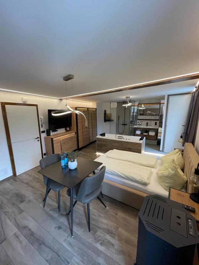 Flow Apartments Trogmann Living - Open Space เมราโน ภายนอก รูปภาพ